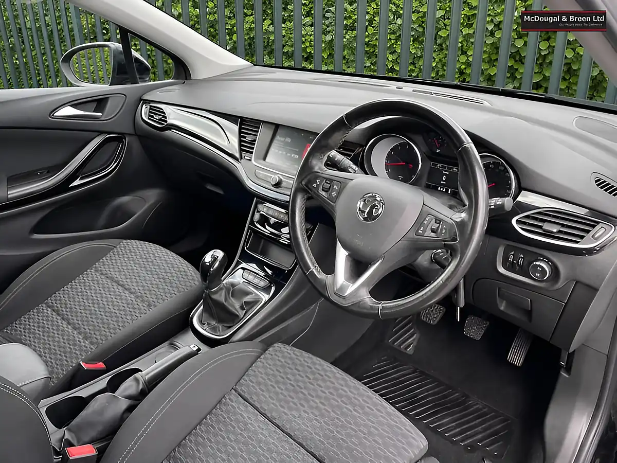 Used 2018 Vauxhall Astra Sri Black - Interior and Exterior details 12