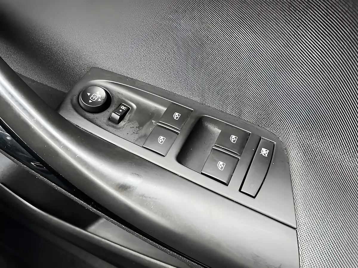 Used 2018 Vauxhall Astra Sri Black - Interior and Exterior details 19