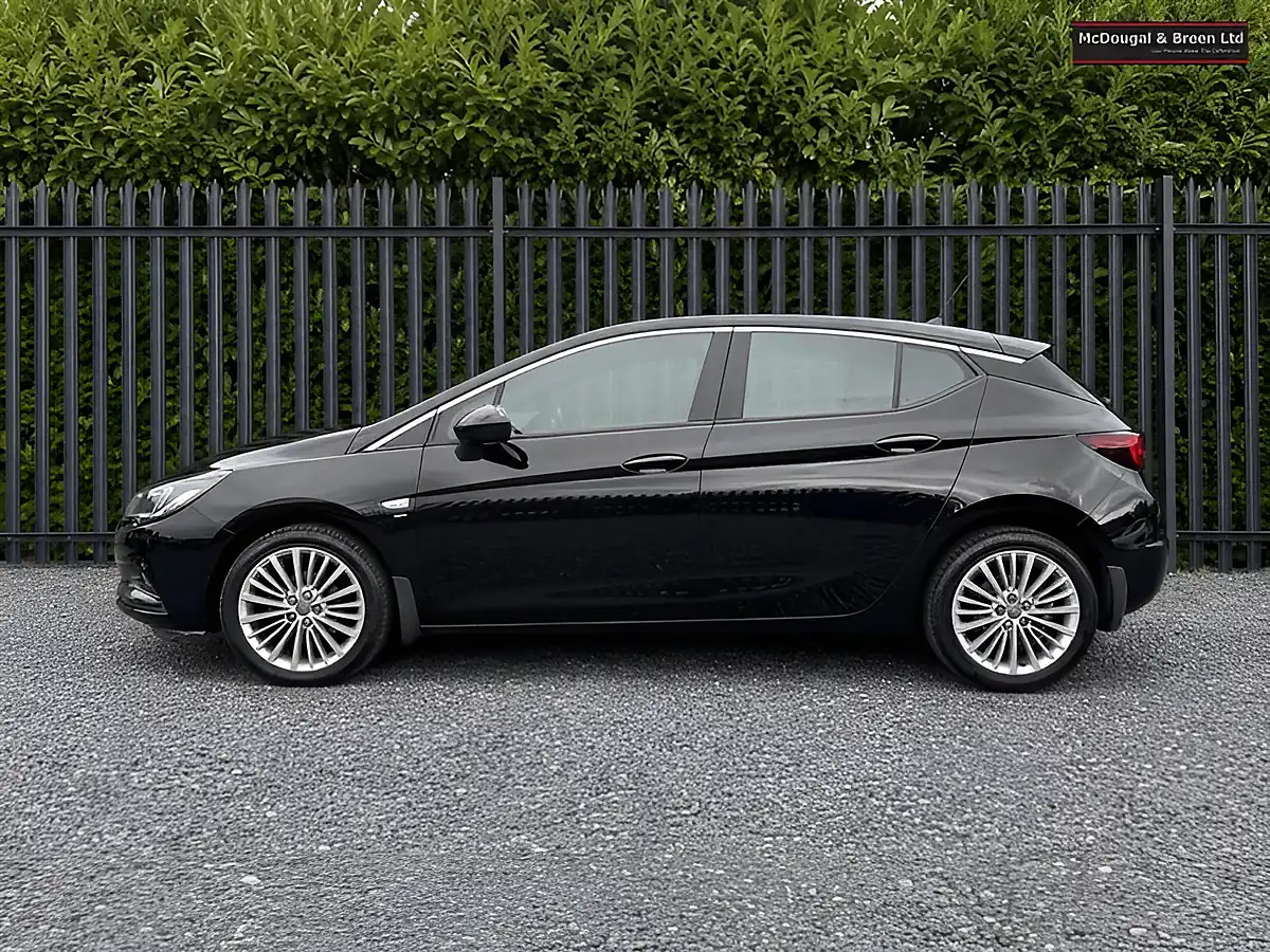 Used 2018 Vauxhall Astra Sri Black - Interior and Exterior details 2