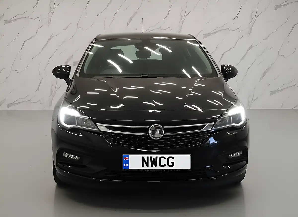 Used 2018 Vauxhall Astra Sri Black - Interior and Exterior details 2