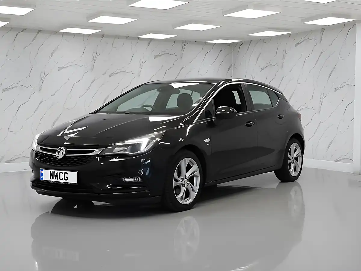 Used 2018 Vauxhall Astra Sri Black - Interior and Exterior details 3