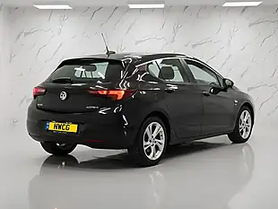 Used 2018 Vauxhall Astra Sri Black - Interior and Exterior details 4