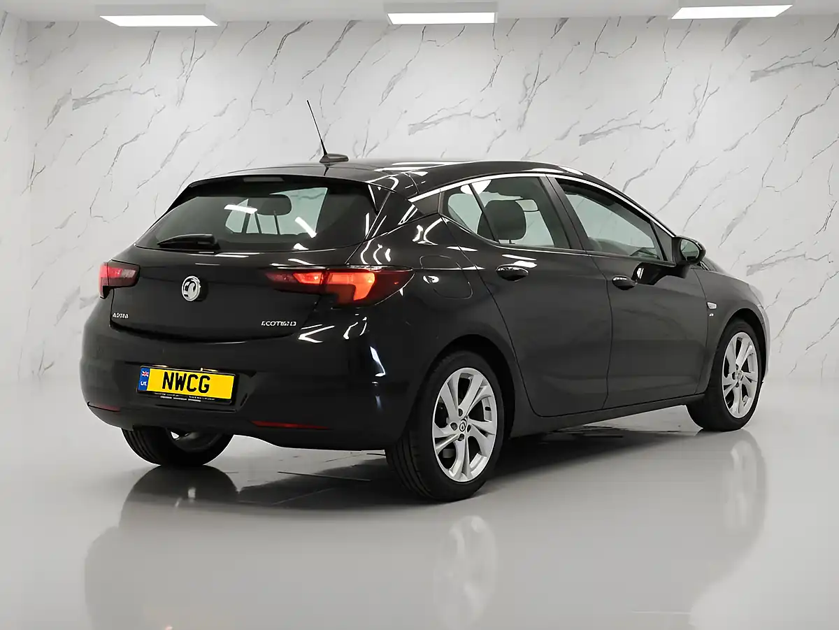 Used 2018 Vauxhall Astra Sri Black - Interior and Exterior details 4