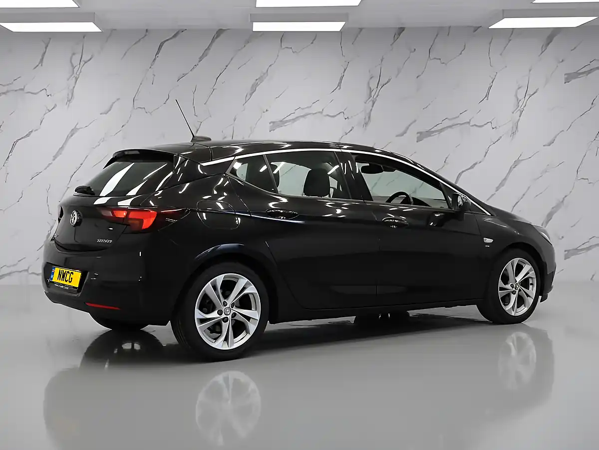 Used 2018 Vauxhall Astra Sri Black - Interior and Exterior details 5