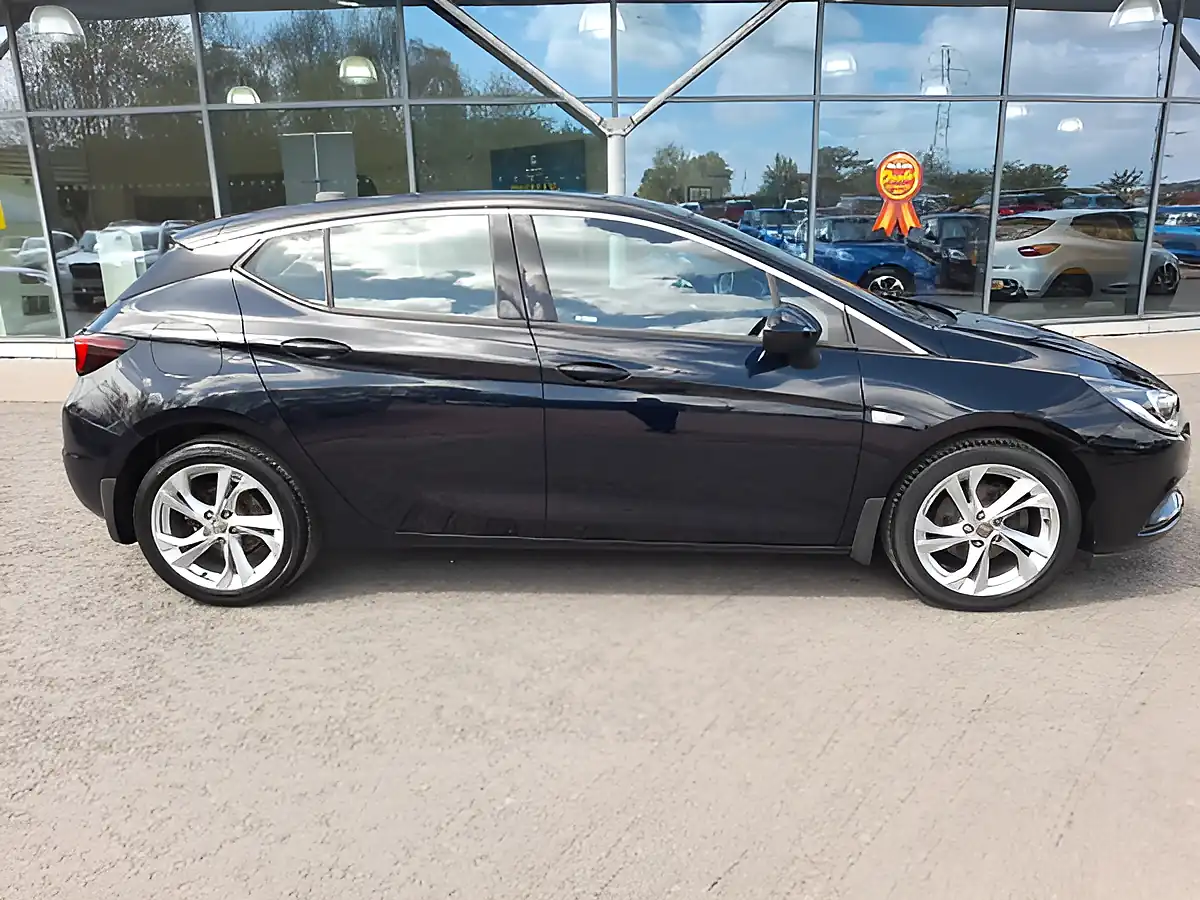 Used 2018 Vauxhall Astra Sri Blue - Interior and Exterior details 10
