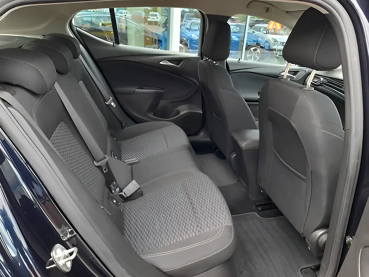 Used 2018 Vauxhall Astra Sri Blue - Interior and Exterior details 11