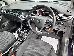 Used 2018 Vauxhall Astra Sri Blue - Interior and Exterior details 15