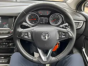 Used 2018 Vauxhall Astra Sri Blue - Interior and Exterior details 19