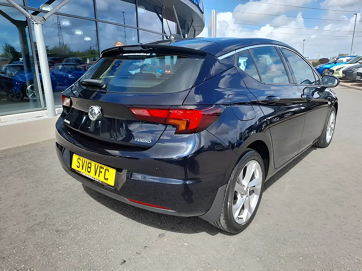 Used 2018 Vauxhall Astra Sri Blue - Interior and Exterior details 9