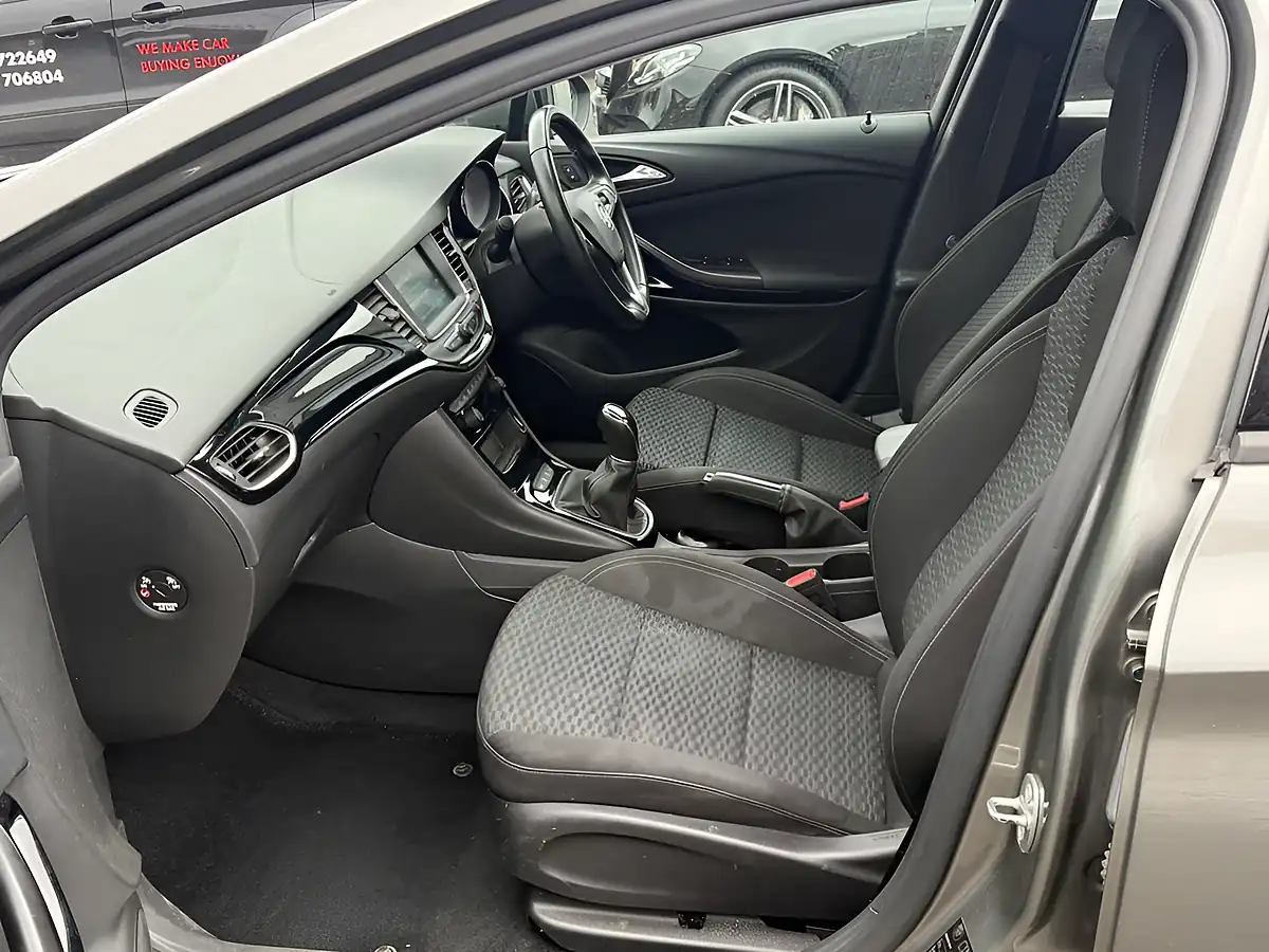 Used 2018 Vauxhall Astra Sri Grey - Interior and Exterior details 14
