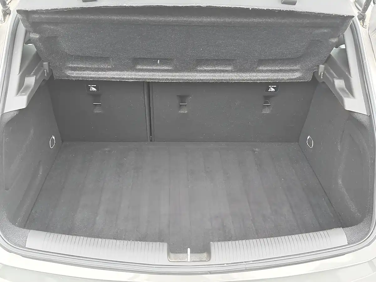 Used 2018 Vauxhall Astra Sri Grey - Interior and Exterior details 8