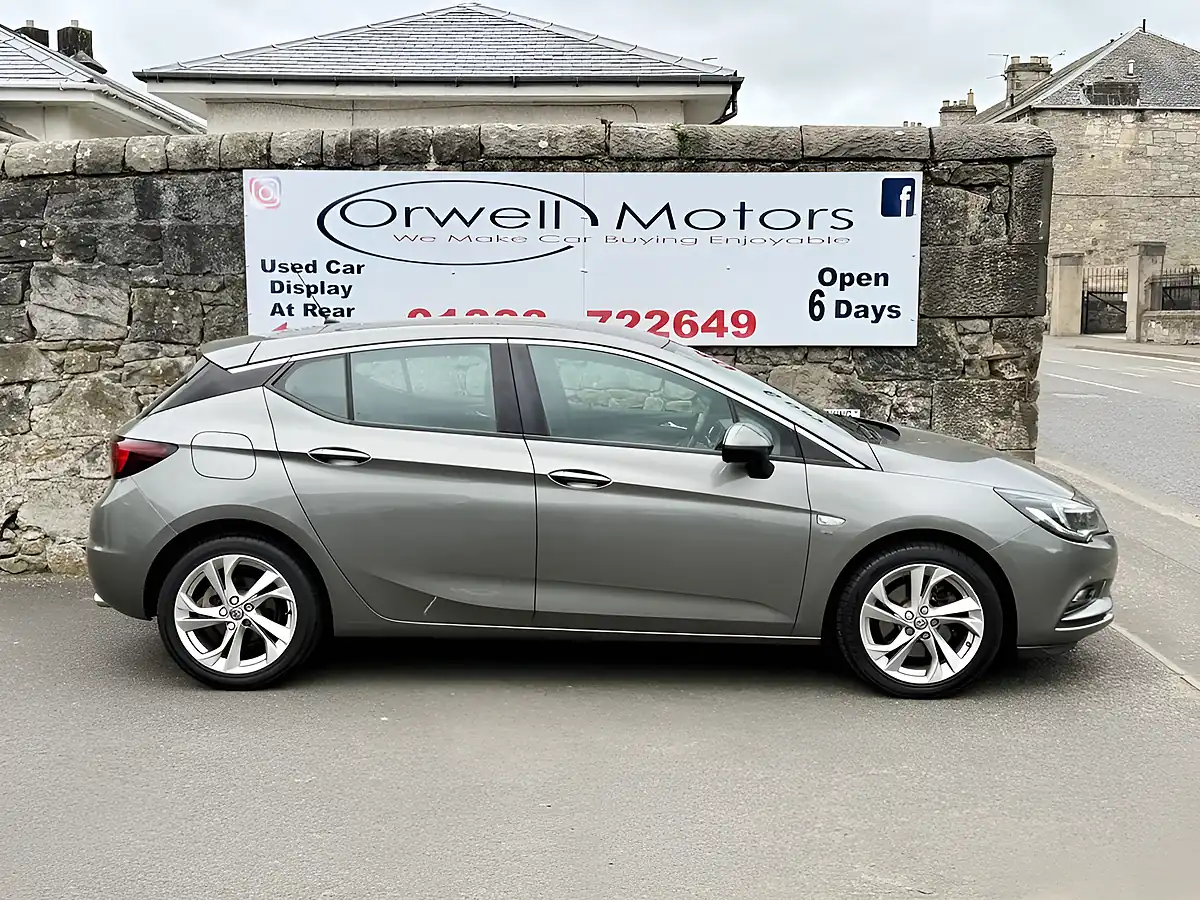 Used 2018 Vauxhall Astra Sri Grey - Interior and Exterior details 9