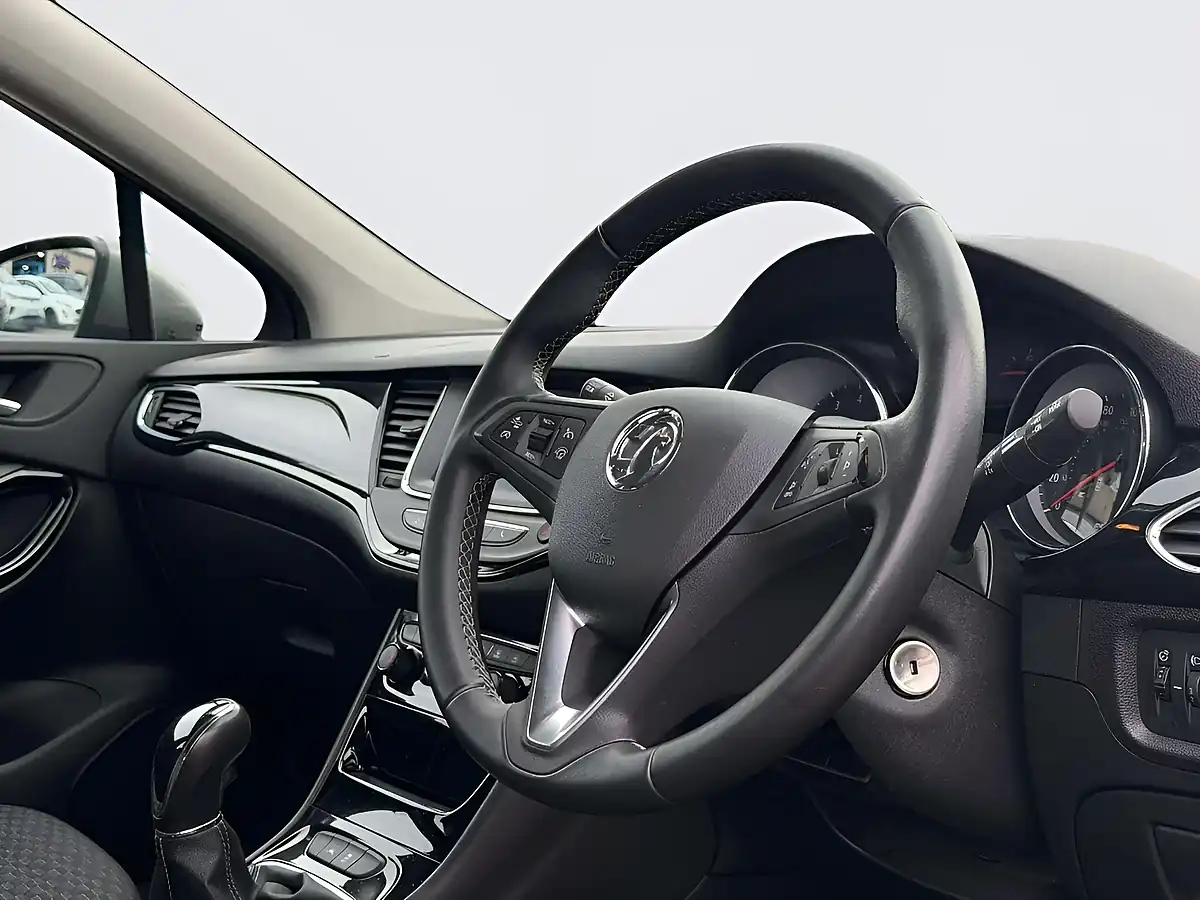 Used 2018 Vauxhall Astra Sri Grey - Interior and Exterior details 11