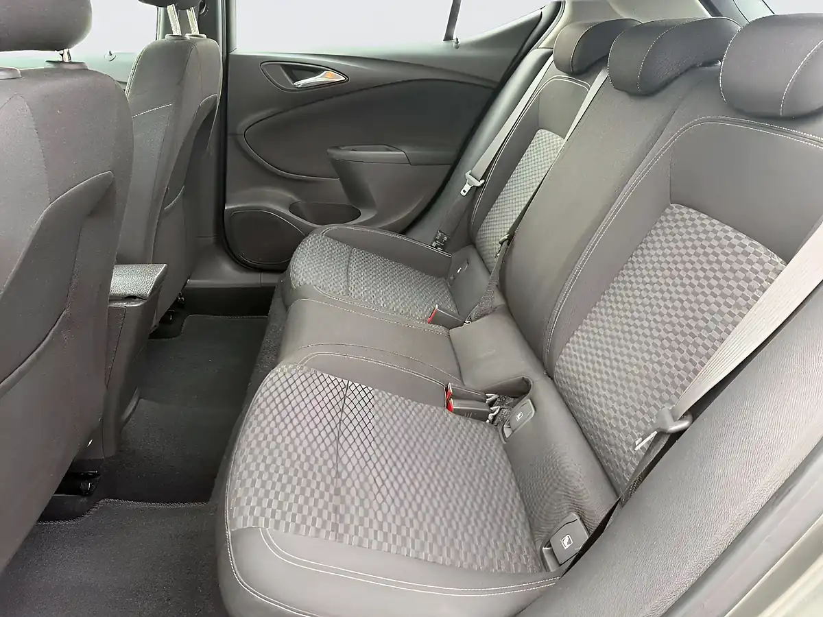 Used 2018 Vauxhall Astra Sri Grey - Interior and Exterior details 14