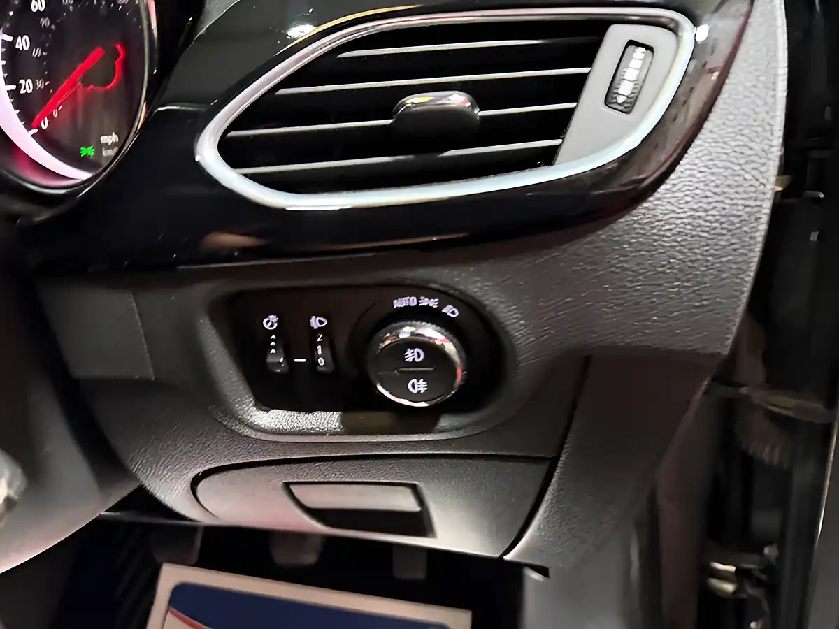 Used 2018 Vauxhall Astra Sri Grey - Interior and Exterior details 13