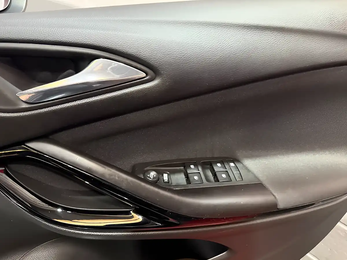 Used 2018 Vauxhall Astra Sri Grey - Interior and Exterior details 14