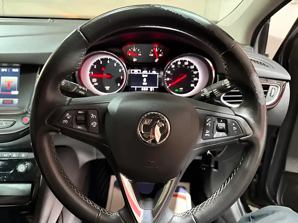 Used 2018 Vauxhall Astra Sri Grey - Interior and Exterior details 17
