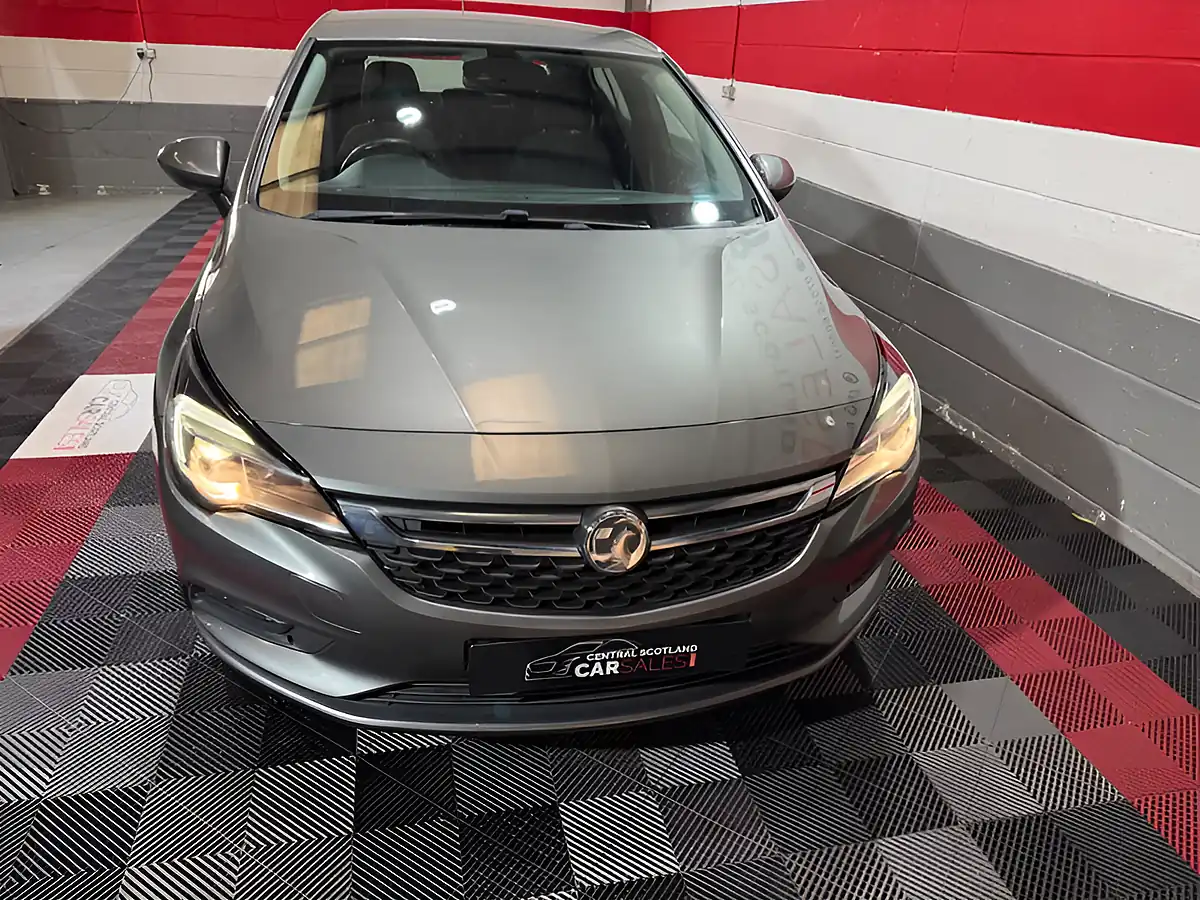 Used 2018 Vauxhall Astra Sri Grey - Interior and Exterior details 2