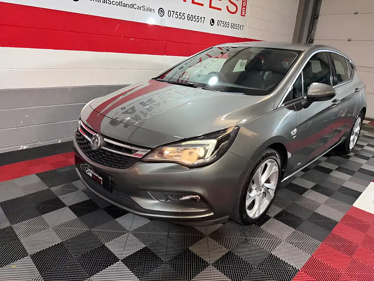Used 2018 Vauxhall Astra Sri Grey - Interior and Exterior details 3