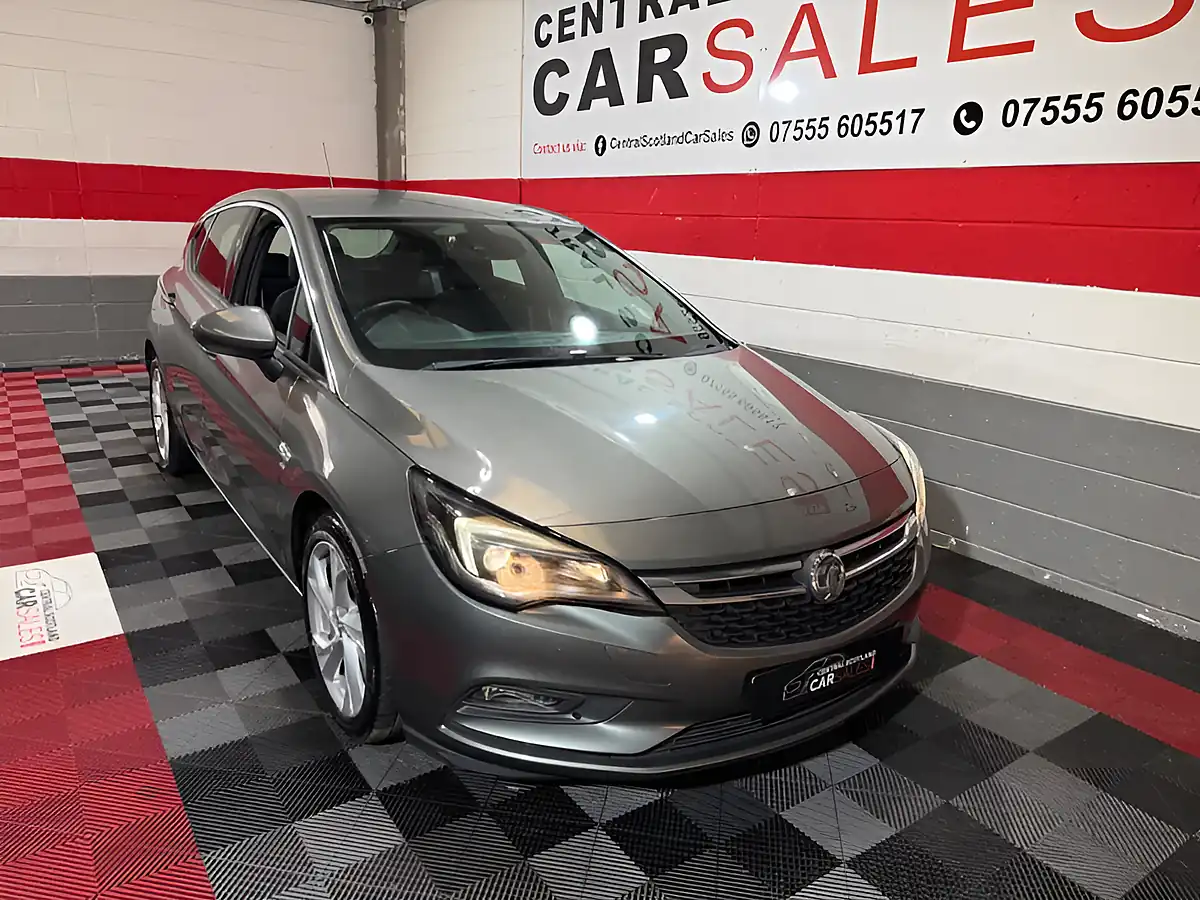 Used 2018 Vauxhall Astra Sri Grey - Interior and Exterior details 5