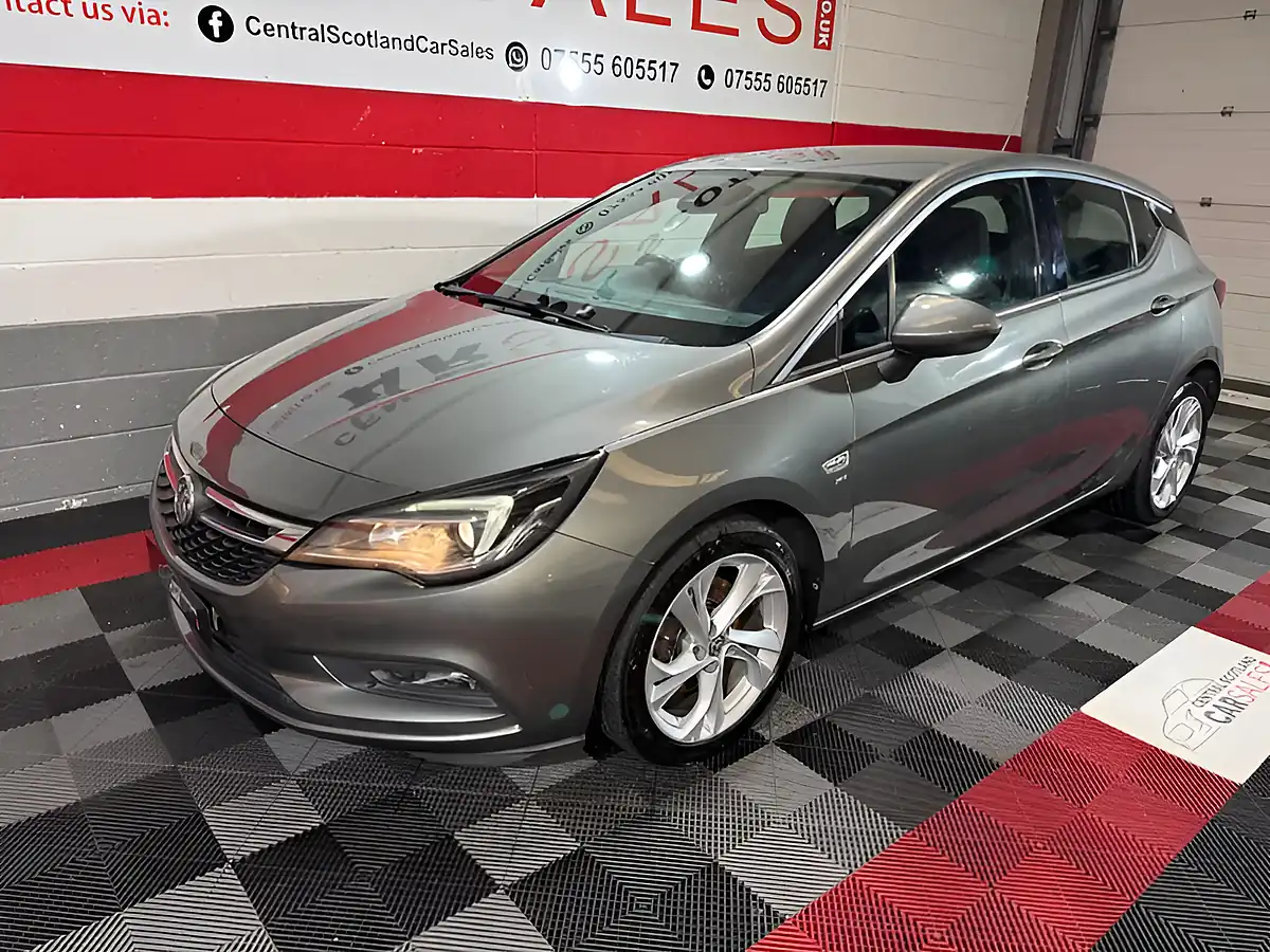 Used 2018 Vauxhall Astra Sri Grey - Interior and Exterior details 6