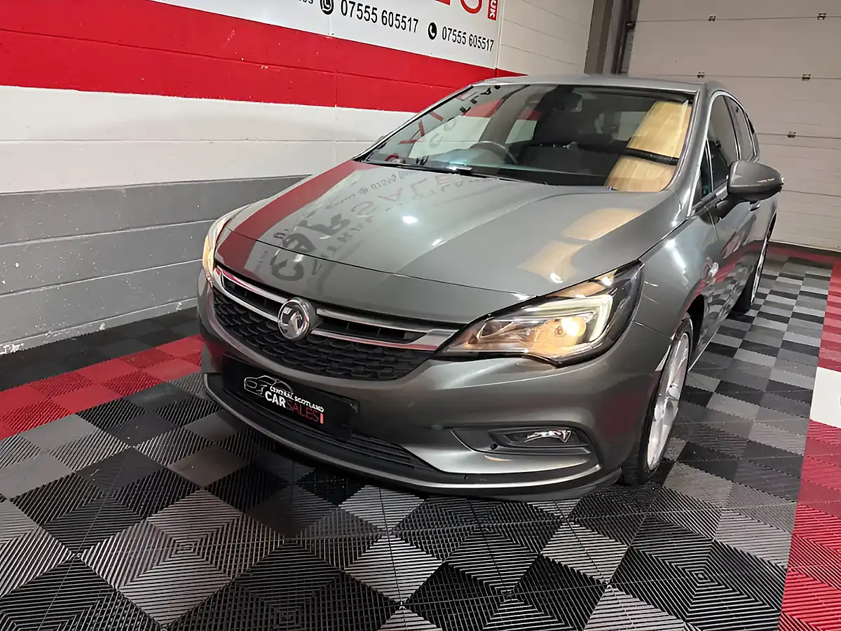 Used 2018 Vauxhall Astra Sri Grey - Interior and Exterior details 7