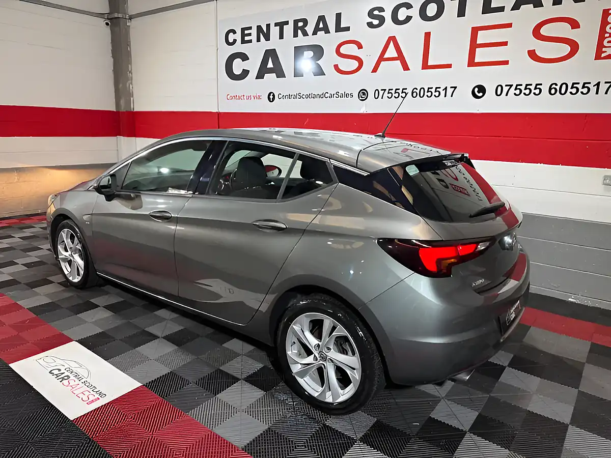 Used 2018 Vauxhall Astra Sri Grey - Interior and Exterior details 8