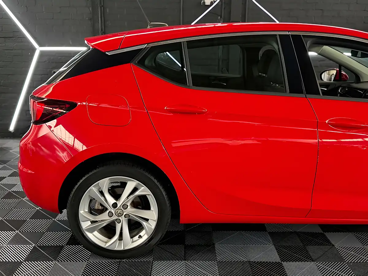 Used 2018 Vauxhall Astra Sri Lava Red - Interior and Exterior details 16