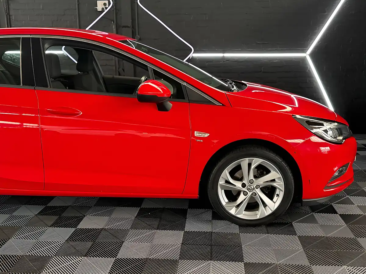 Used 2018 Vauxhall Astra Sri Lava Red - Interior and Exterior details 17