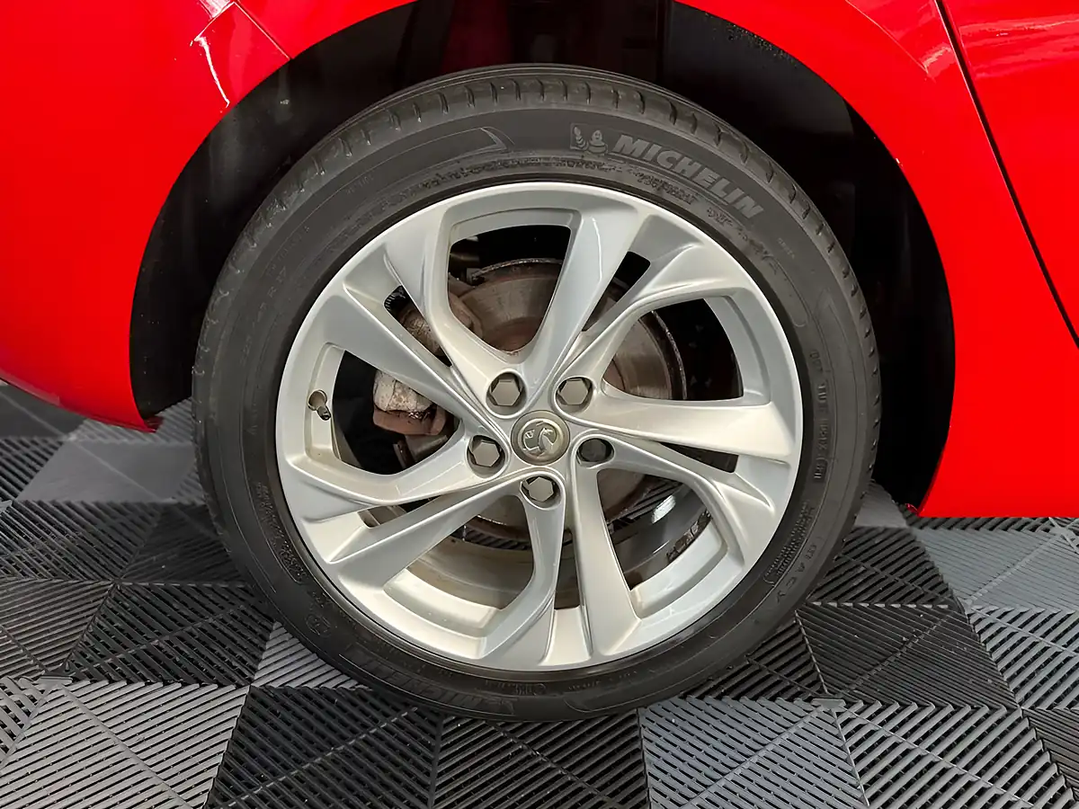 Used 2018 Vauxhall Astra Sri Lava Red - Interior and Exterior details 19