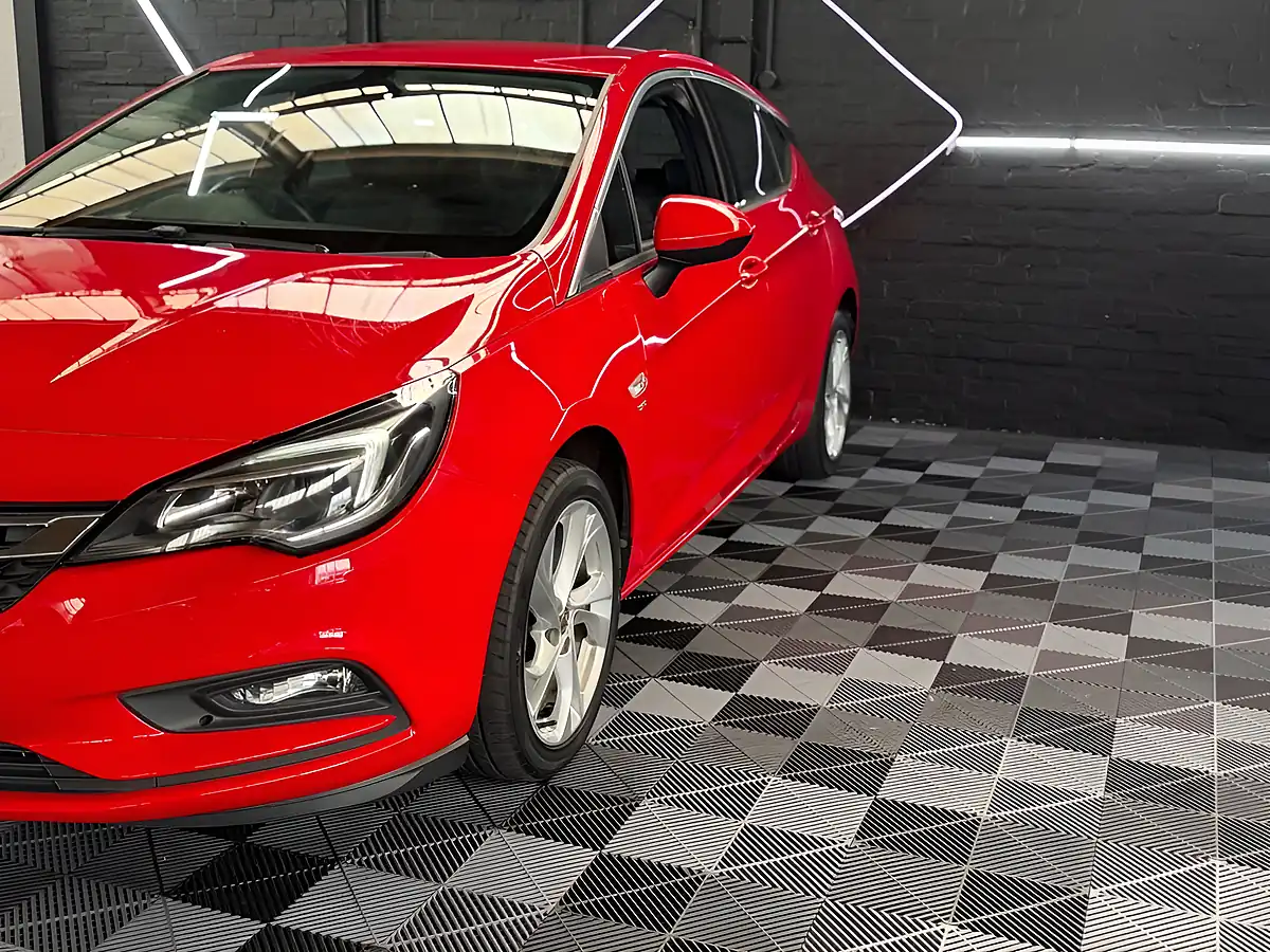 Used 2018 Vauxhall Astra Sri Lava Red - Interior and Exterior details 20