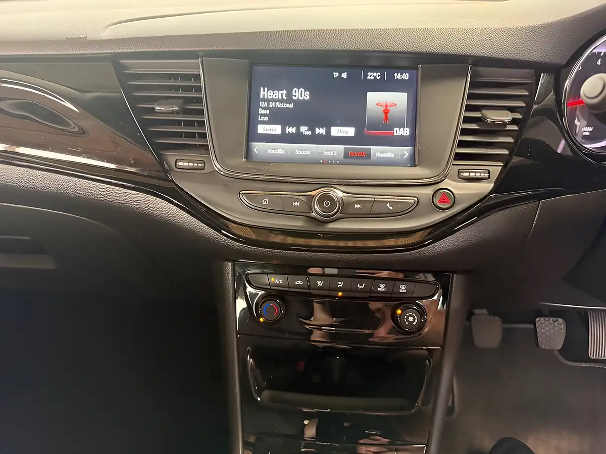 Used 2018 Vauxhall Astra Sri Lava Red - Interior and Exterior details 7