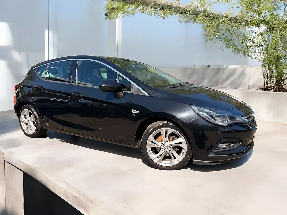 Used 2018 Vauxhall Astra Sri Nav Black - Front View