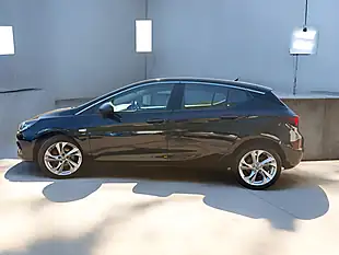 Used 2018 Vauxhall Astra Sri Nav Black - Interior and Exterior details 3