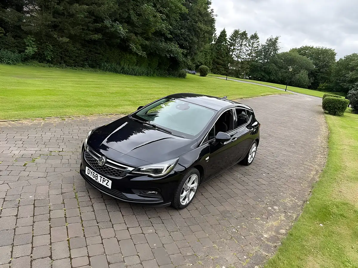 Used 2018 Vauxhall Astra Sri Nav Blue - Interior and Exterior details 9
