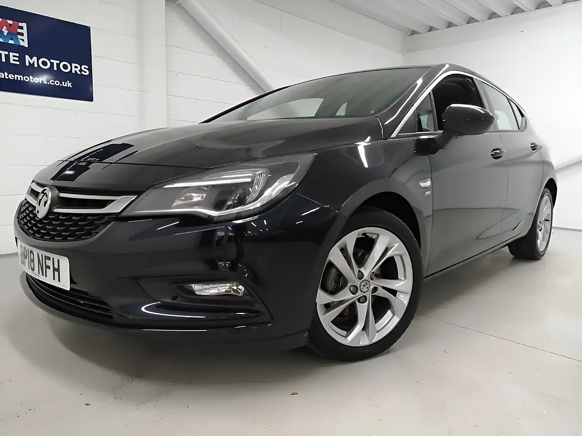 Used 2018 Vauxhall Astra Sri Nav Dark Moon Blue - Interior and Exterior details 5