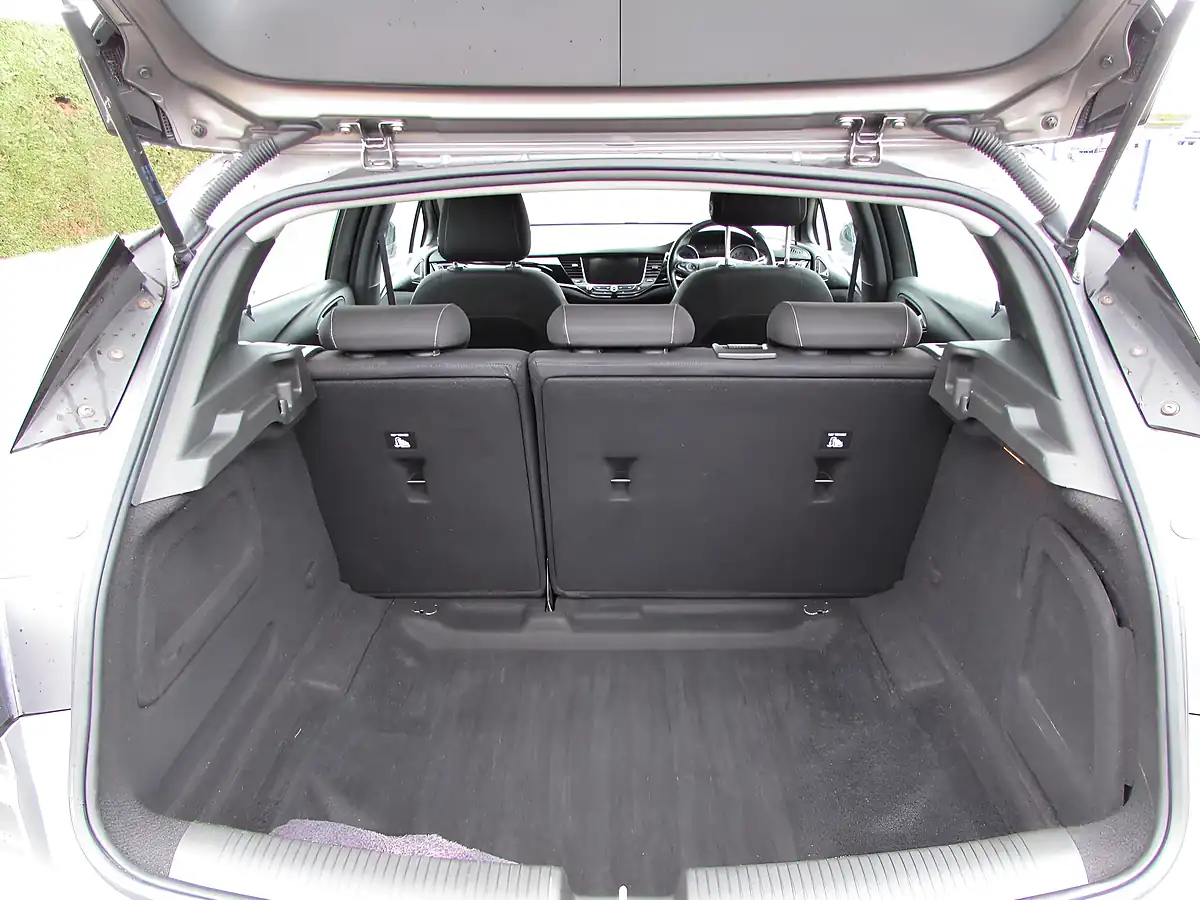 Used 2018 Vauxhall Astra Sri Nav Grey - Interior and Exterior details 11