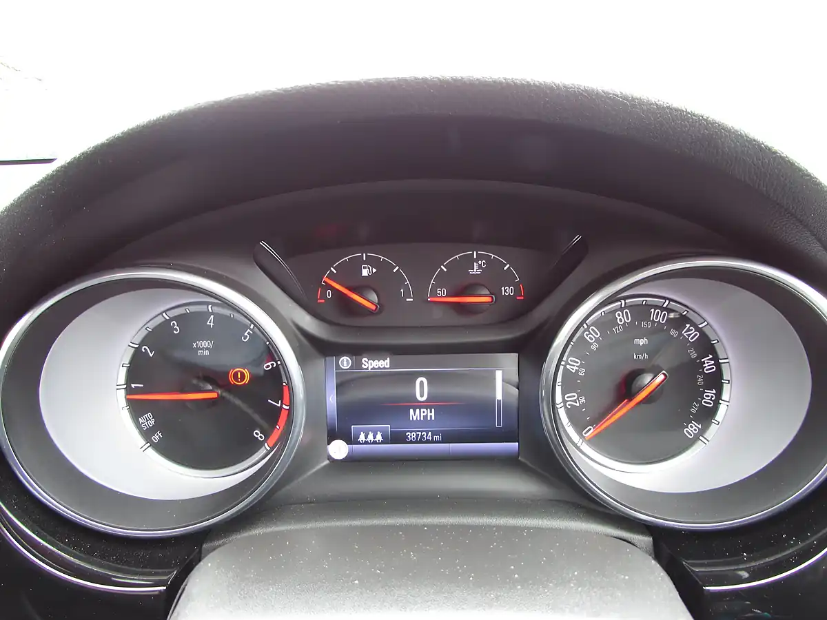 Used 2018 Vauxhall Astra Sri Nav Grey - Interior and Exterior details 13