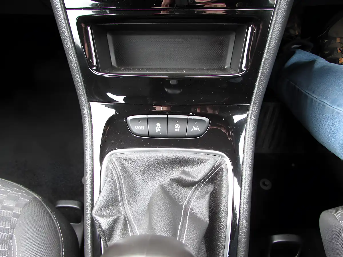 Used 2018 Vauxhall Astra Sri Nav Grey - Interior and Exterior details 14