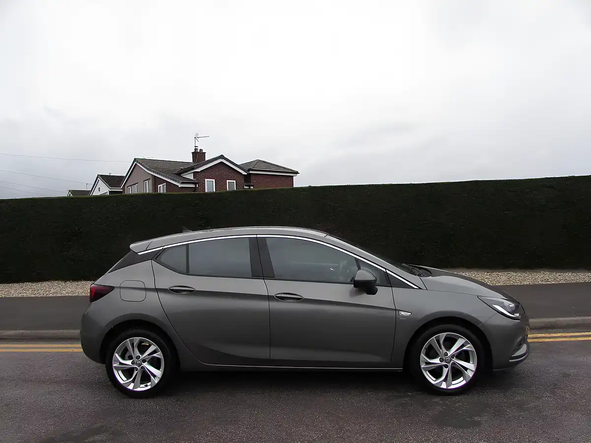 Used 2018 Vauxhall Astra Sri Nav Grey - Interior and Exterior details 8