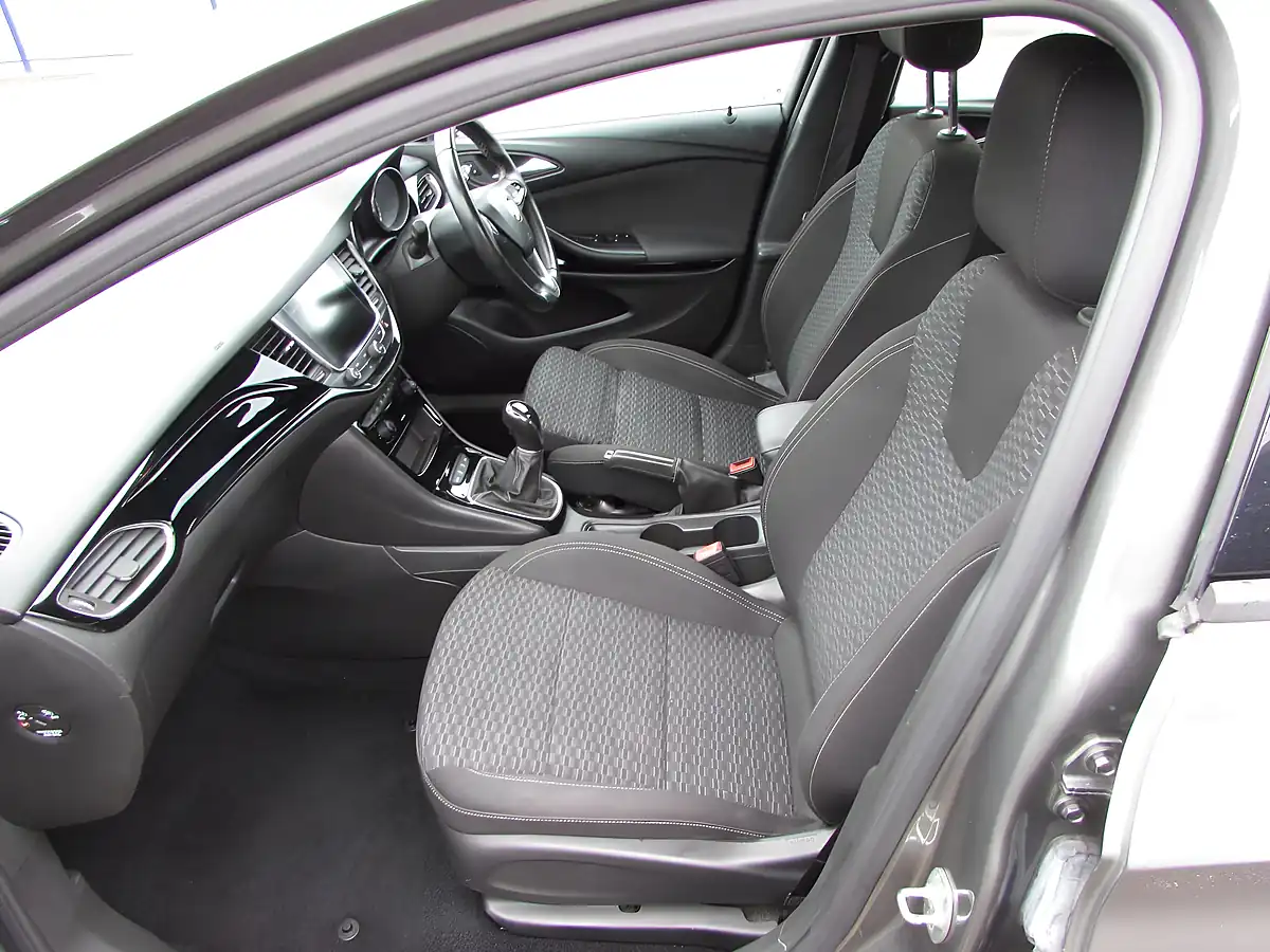 Used 2018 Vauxhall Astra Sri Nav Grey - Interior and Exterior details 9