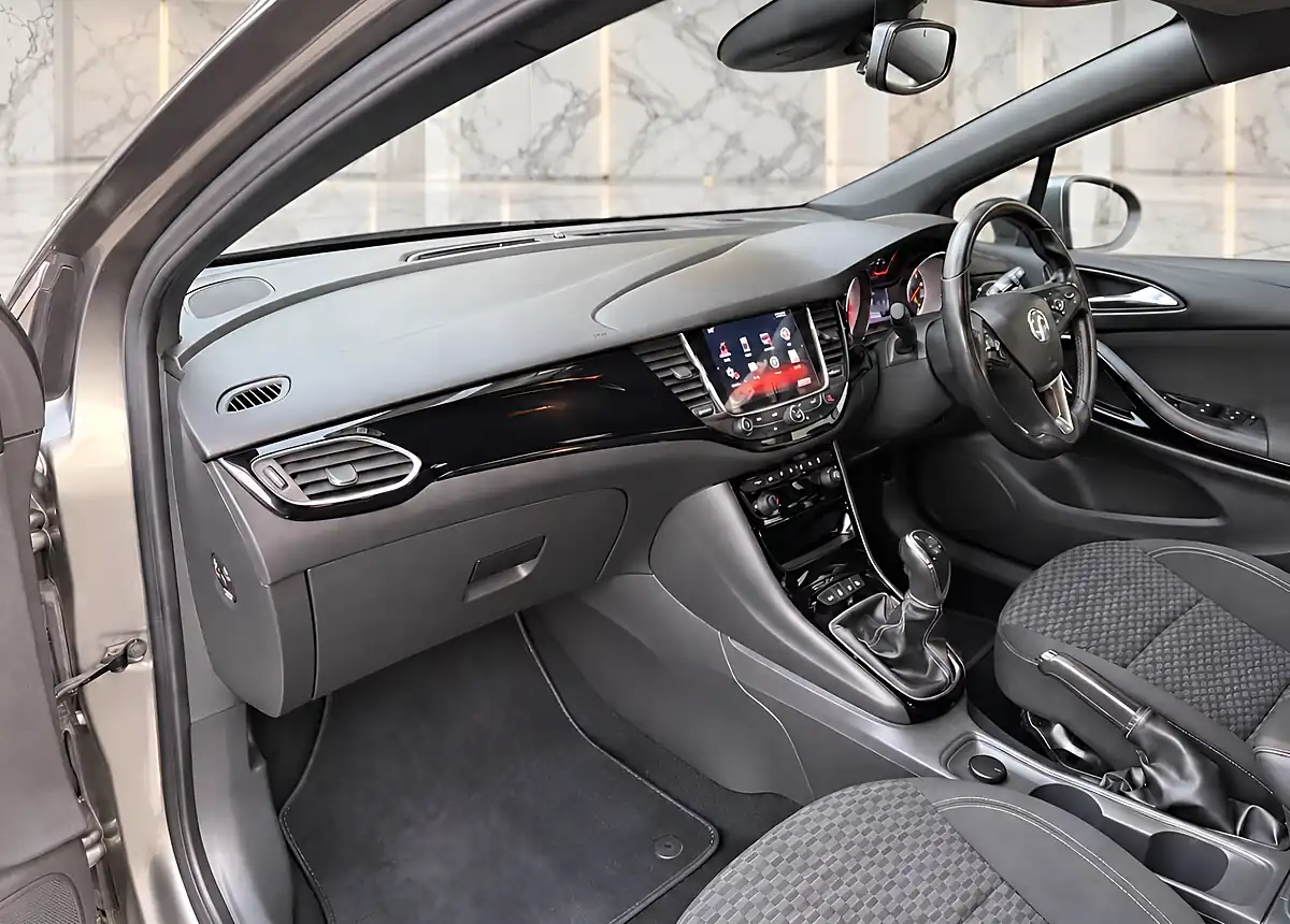 Used 2018 Vauxhall Astra Sri Nav Grey - Interior and Exterior details 10