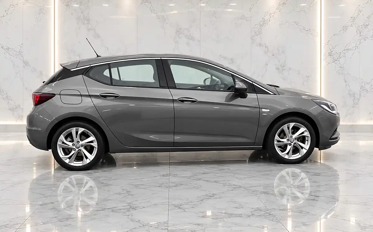 Used 2018 Vauxhall Astra Sri Nav Grey - Interior and Exterior details 8