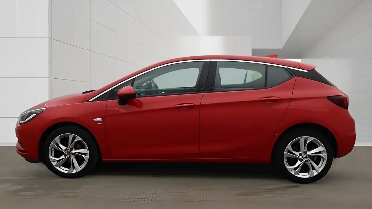 Used 2018 Vauxhall Astra Sri Nav Red - Interior and Exterior details 10