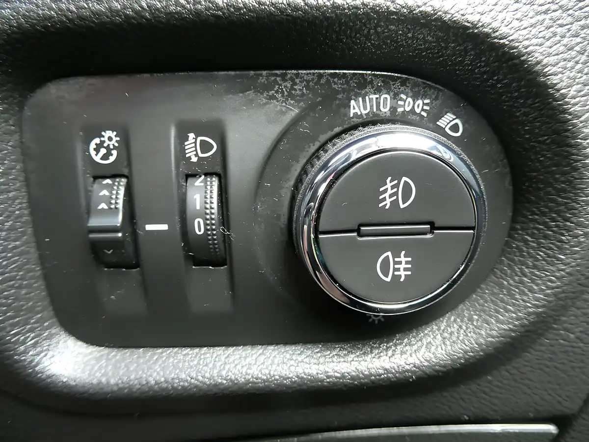 Used 2018 Vauxhall Astra Sri Nav Red - Interior and Exterior details 13