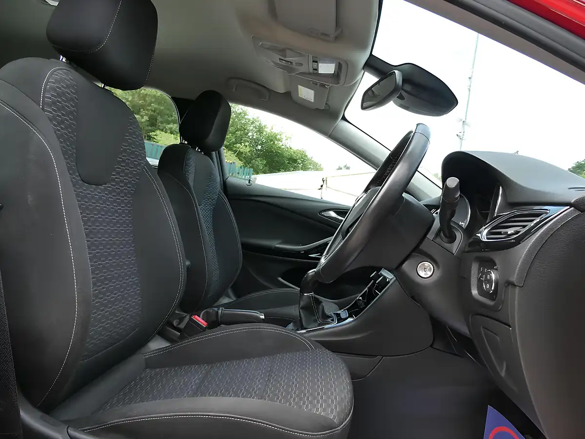 Used 2018 Vauxhall Astra Sri Nav Red - Interior and Exterior details 6