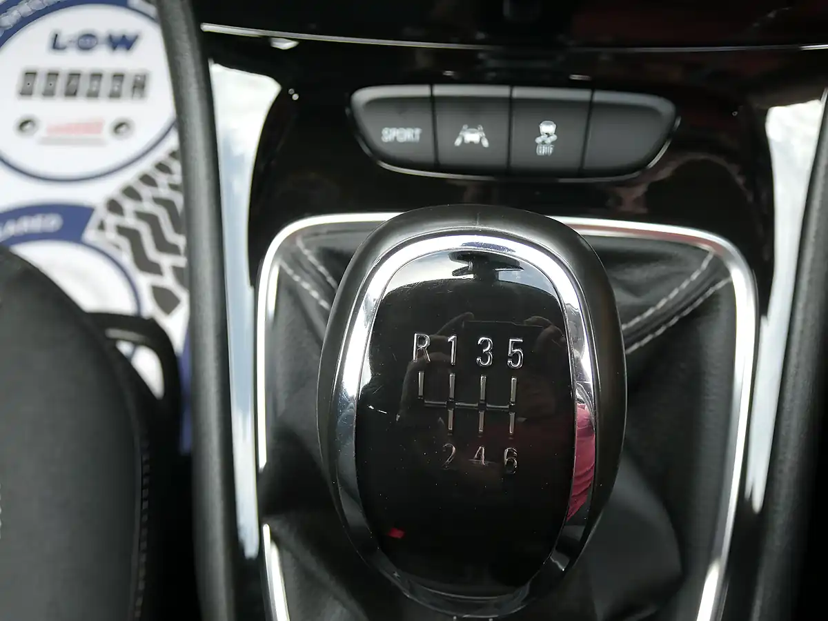 Used 2018 Vauxhall Astra Sri Nav Red - Interior and Exterior details 8