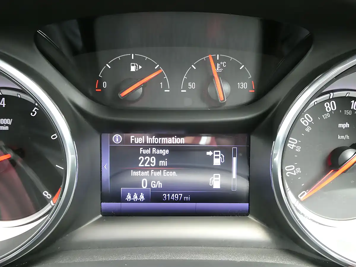 Used 2018 Vauxhall Astra Sri Nav Red - Interior and Exterior details 9