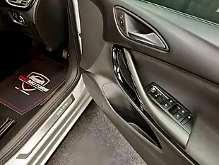 Used 2018 Vauxhall Astra Sri Nav Silver - Interior and Exterior details 15