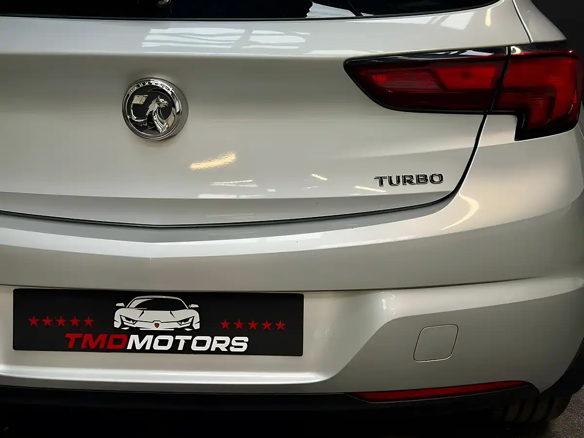 Used 2018 Vauxhall Astra Sri Nav Silver - Interior and Exterior details 9
